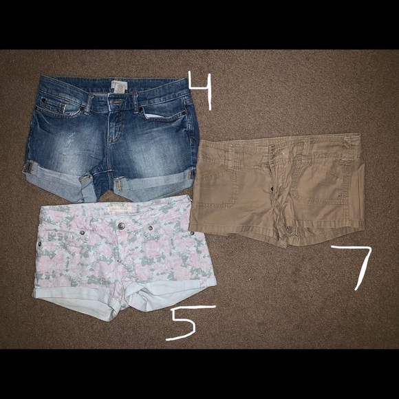 Shorts - Picture 3 of 3